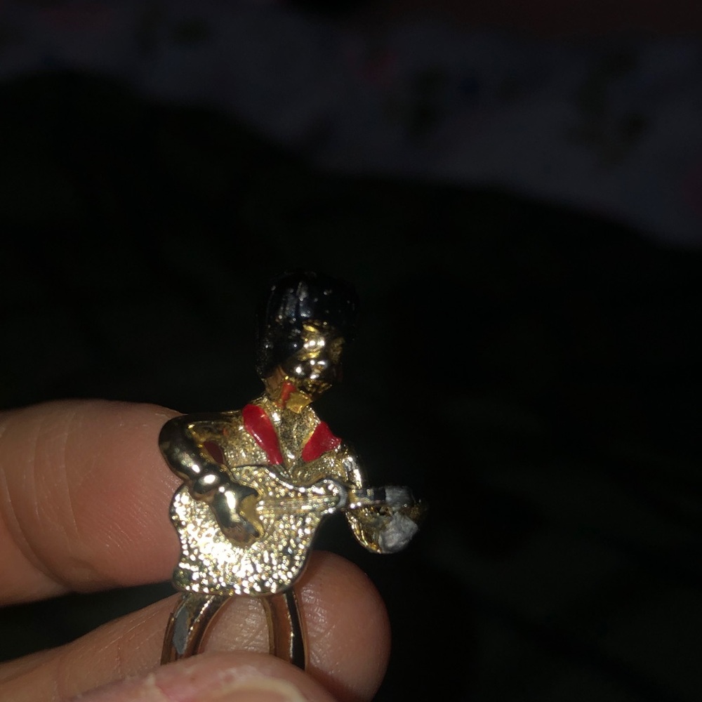 The Beatles vintage Gold and Red Figurine Brooch Set - Picture 5 of 5
